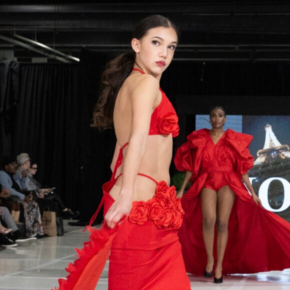 Elegant Red Outfit - 2 piece - Picture 3 of 11